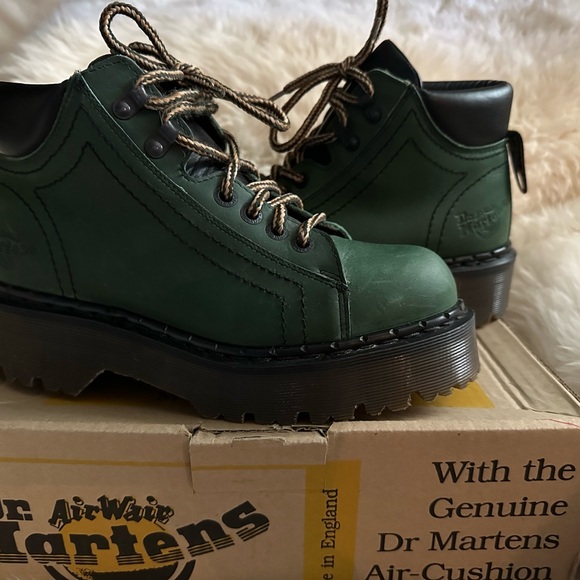 Like new 90’s Dr. Marten ankle boots - Picture 3 of 11